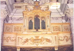 L'organo della chiesa Santissima Annunziata: Fratelli Vittino, anno 1869, su un precedente Liborio Grisanti, settecentesco